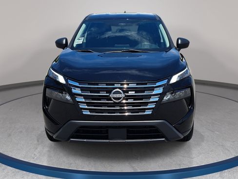 Used 2024 Nissan Rogue S AWD/4WD image 2