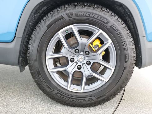 Used 2022 Rivian R1T Adventure image 7