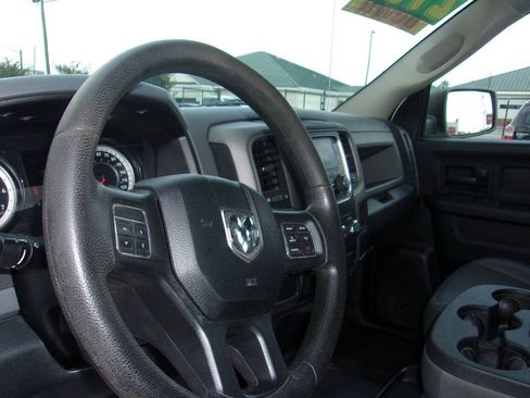 Used 2017 RAM 1500 Tradesman w/ Chrome Appearance Group RWD image 13