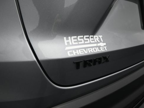 Used 2025 Chevrolet Trax RS w/ Driver Confidence Package image 30