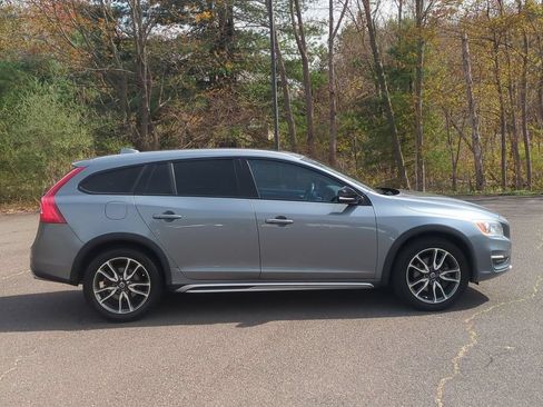 Used 2016 Volvo V60 T5 Cross Country w/ Convenience Package AWD/4WD image 3