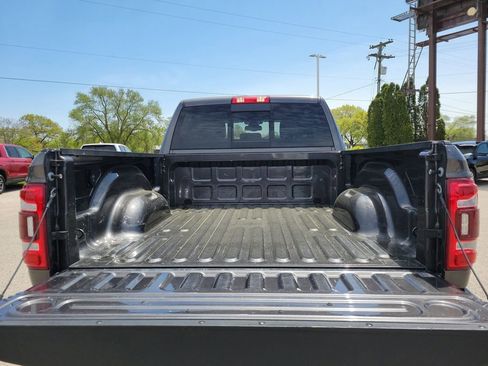 Used 2024 RAM 2500 Laramie AWD/4WD image 10