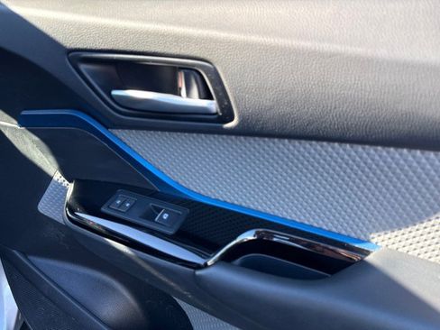 Used 2019 Toyota C-HR XLE FWD image 13