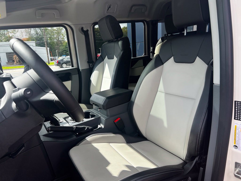 Used 2025 INEOS Grenadier Station Wagon AWD/4WD image 13