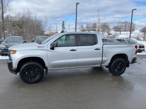 Used 2019 Chevrolet Silverado 1500 Custom Trail Boss w/ Custom Convenience Package image 3