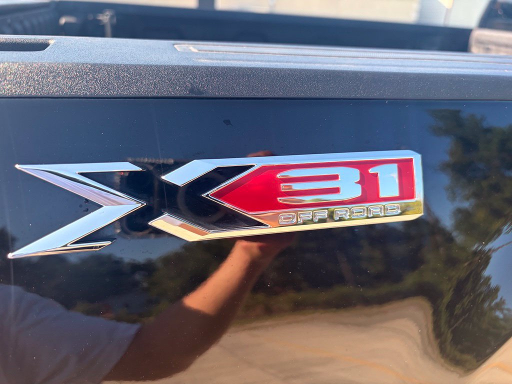 Used 2025 GMC Sierra 3500 SLT w/ SLT Premium Package AWD/4WD image 36