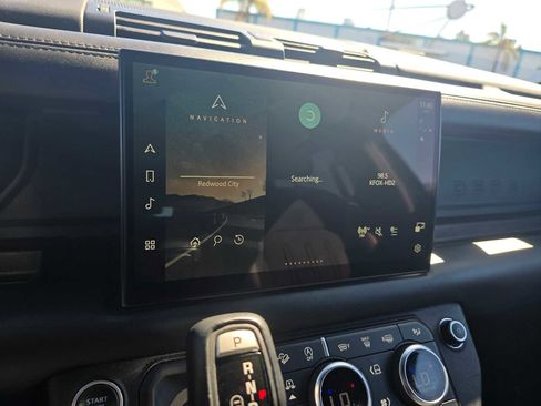 Used 2022 Land Rover Defender 110 V8 image 28