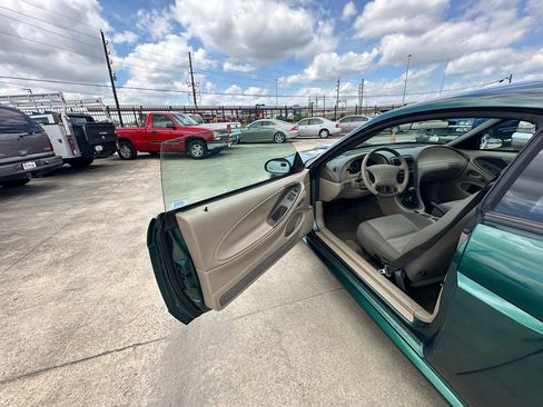 Used 2003 Ford Mustang GT RWD image 39