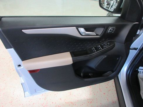 Used 2020 Ford Escape SEL AWD/4WD image 25