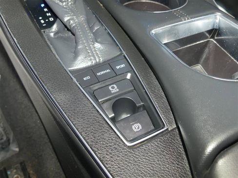Used 2021 Toyota Avalon XLE FWD image 39