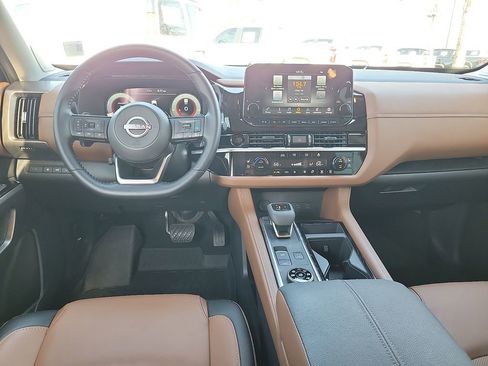 Used 2025 Nissan Pathfinder Platinum w/ Cargo Package image 11