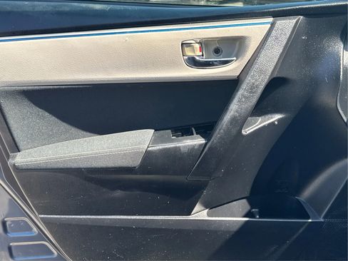 Used 2014 Toyota Corolla LE image 18