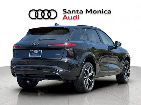 New 2026 Audi Q3 quattro 2.0T AWD/4WD image 2