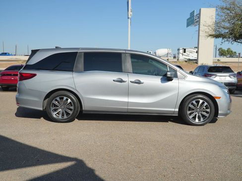 Used 2023 Honda Odyssey EX-L image 4