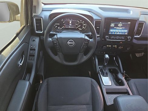 Used 2024 Nissan Frontier SV w/ SV Convenience Package image 12