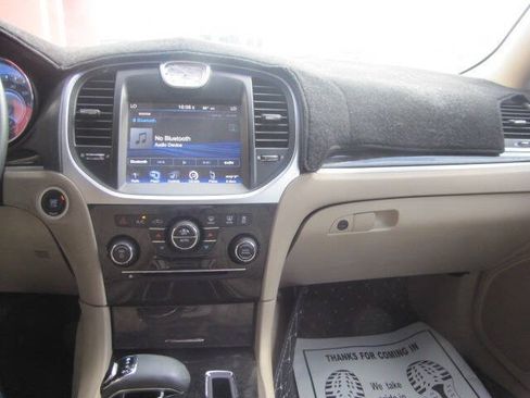 Used 2013 Chrysler 300 RWD image 17