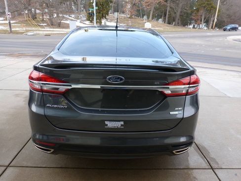 Used 2018 Ford Fusion SE w/ Equipment Group 201A AWD/4WD image 8