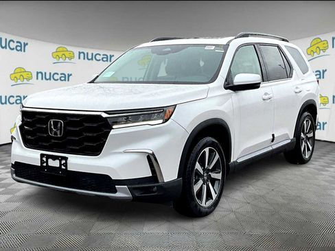 New 2025 Honda Pilot Touring image 4