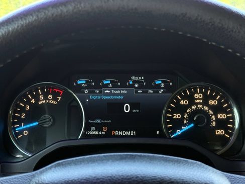 Used 2015 Ford F150 Lariat w/ Equipment Group 501A Mid RWD image 28