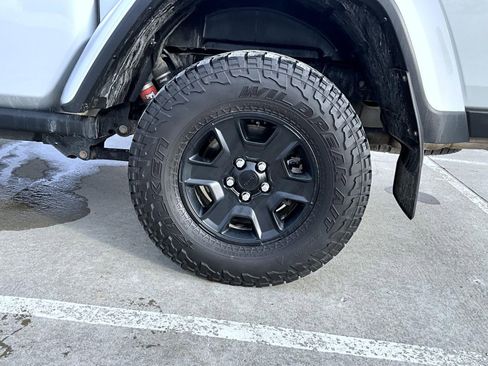 Used 2022 Jeep Gladiator Mojave w/ Cold Weather Group image 22