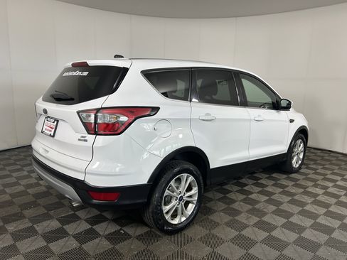 Used 2017 Ford Escape SE w/ SE Cold Weather Package image 5