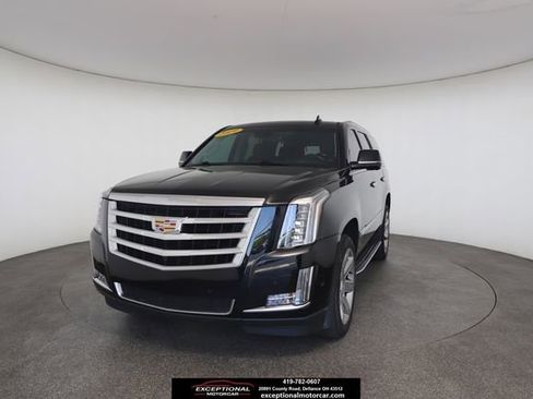 Used 2019 Cadillac Escalade Luxury AWD/4WD image 1