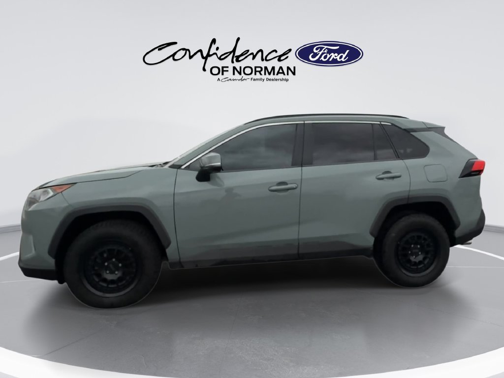 Used 2019 Toyota RAV4 XLE Premium w/ Carpet Mat Package FWD image 6