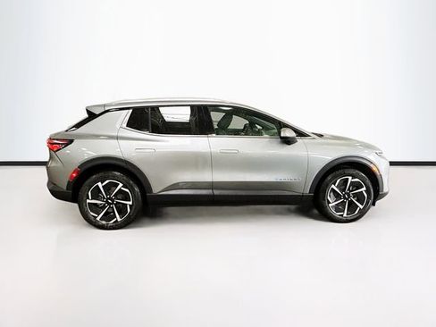 New 2026 Chevrolet Equinox EV LT image 5