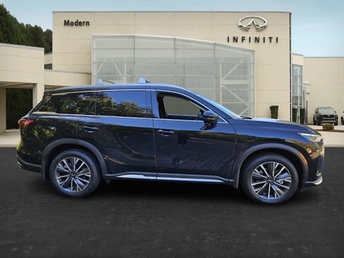 New 2026 INFINITI QX60 Luxe w/ Family Package image 3