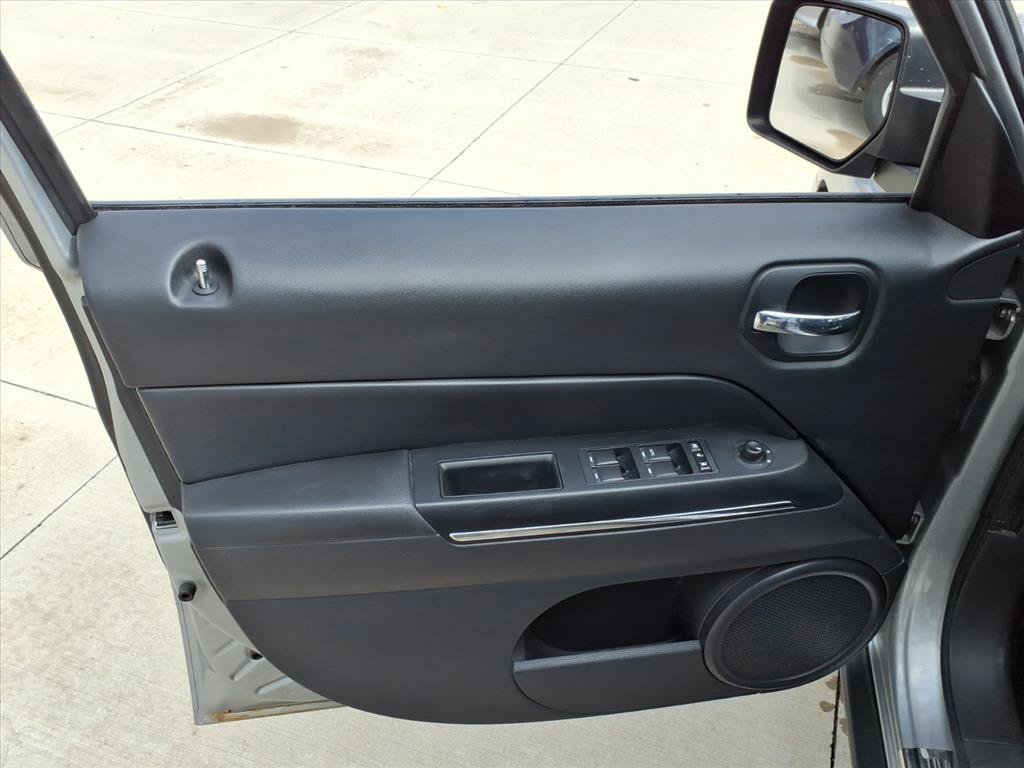 Used 2014 Jeep Patriot Limited w/ Sun/Sound Group AWD/4WD image 21