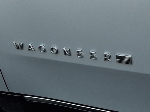 Used 2024 Jeep Wagoneer Series II w/ Flexible Seating Group AWD/4WD image 28