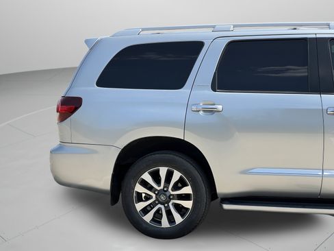Used 2020 Toyota Sequoia Limited w/ Safety & Convenience Package AWD/4WD image 34