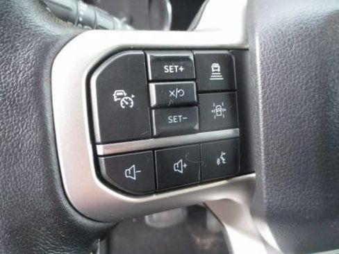 Used 2024 Ford Expedition XLT image 16