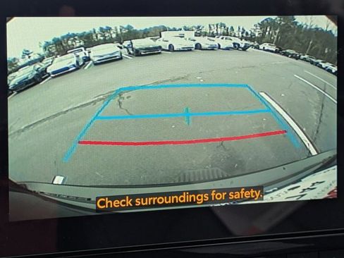 Used 2026 Toyota Highlander XLE image 25