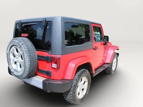 Used 2015 Jeep Wrangler Sahara w/ Connectivity Group AWD/4WD image 8