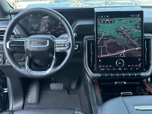 Used 2025 GMC Yukon Denali AWD/4WD image 8