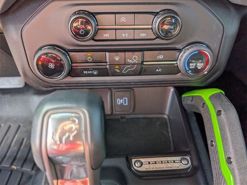 Used 2024 Ford Bronco Black Diamond image 19