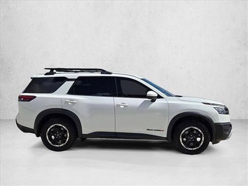 Used 2025 Nissan Pathfinder Rock Creek AWD/4WD image 4