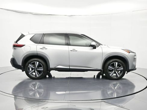 Used 2021 Nissan Rogue SL w/ Premium Package image 4