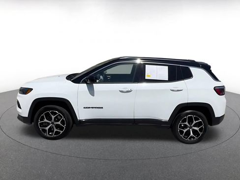 Used 2025 Jeep Compass Limited AWD/4WD image 9