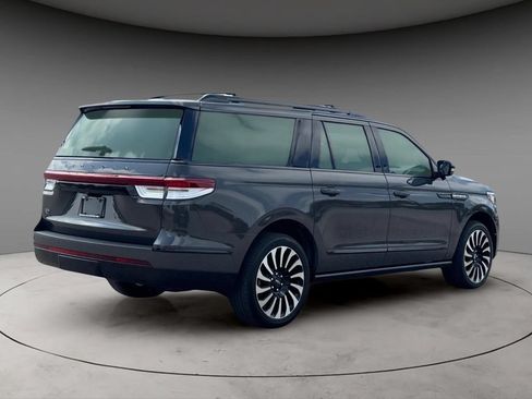 Used 2023 Lincoln Navigator L Black Label AWD/4WD image 5