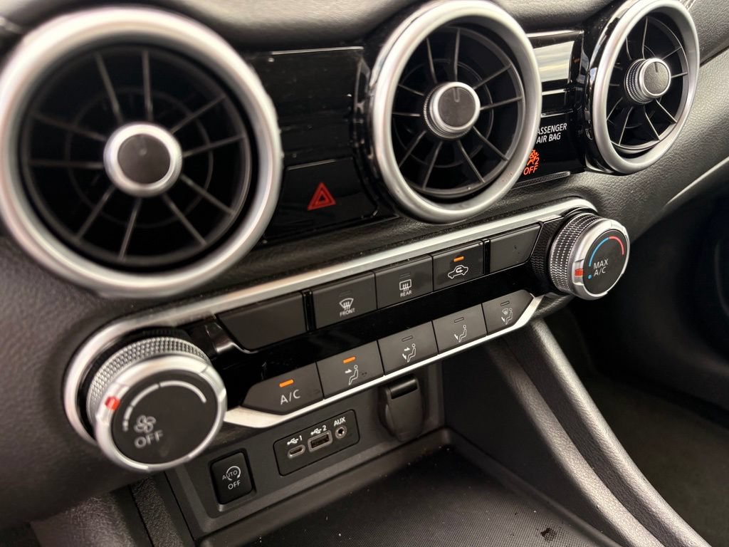 Used 2025 Nissan Sentra SV FWD image 17