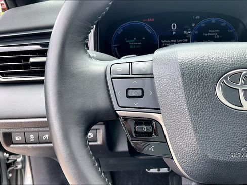 Used 2025 Toyota Camry XSE FWD image 23