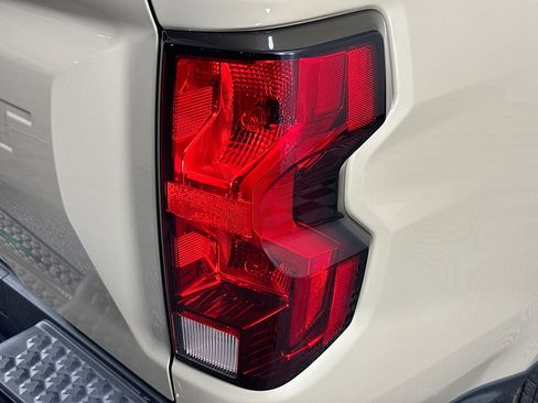 Used 2024 Chevrolet Colorado W/T image 33