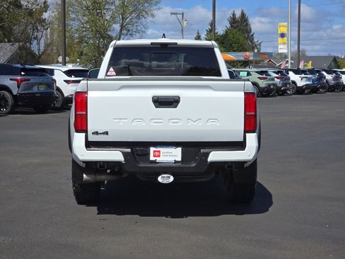 Certified 2024 Toyota Tacoma TRD Off-Road w/ TRD Off Road Premium Package AWD/4WD image 8