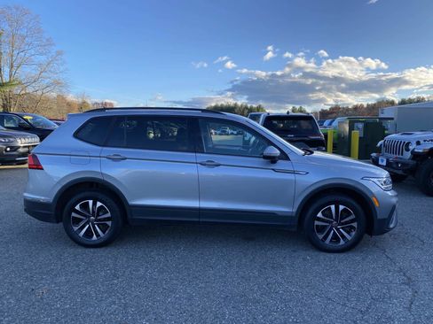 Used 2022 Volkswagen Tiguan S image 2