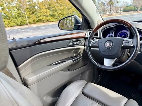 Used 2012 Cadillac SRX Luxury image 22