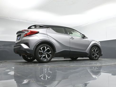 Used 2019 Toyota C-HR Limited FWD image 43
