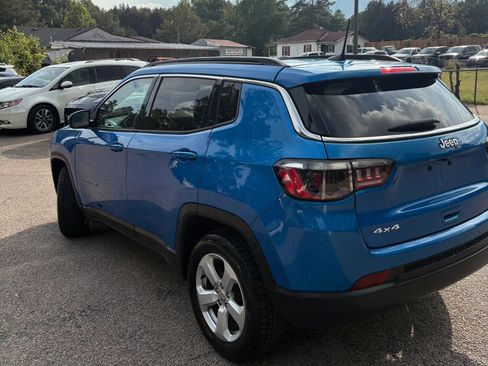 Used 2021 Jeep Compass Latitude w/ Sun and Sound Group AWD/4WD image 4
