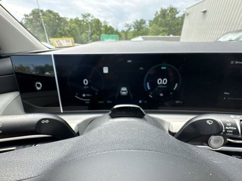 Used 2025 Hyundai Tucson Limited image 19